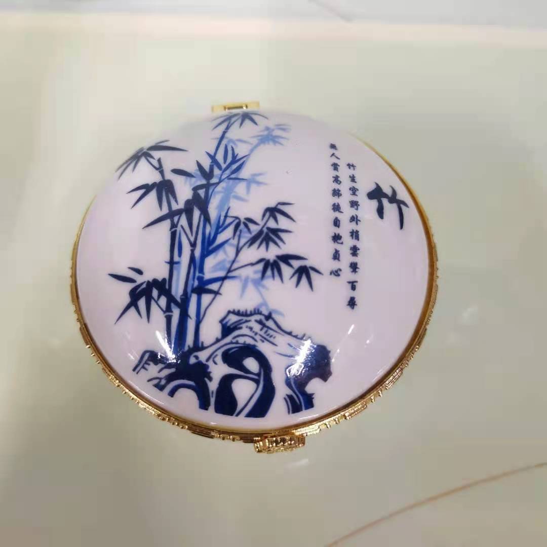 Schmuckdose Porzellan