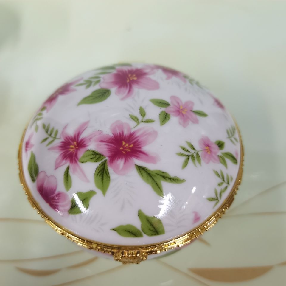 Schmuckdose Porzellan