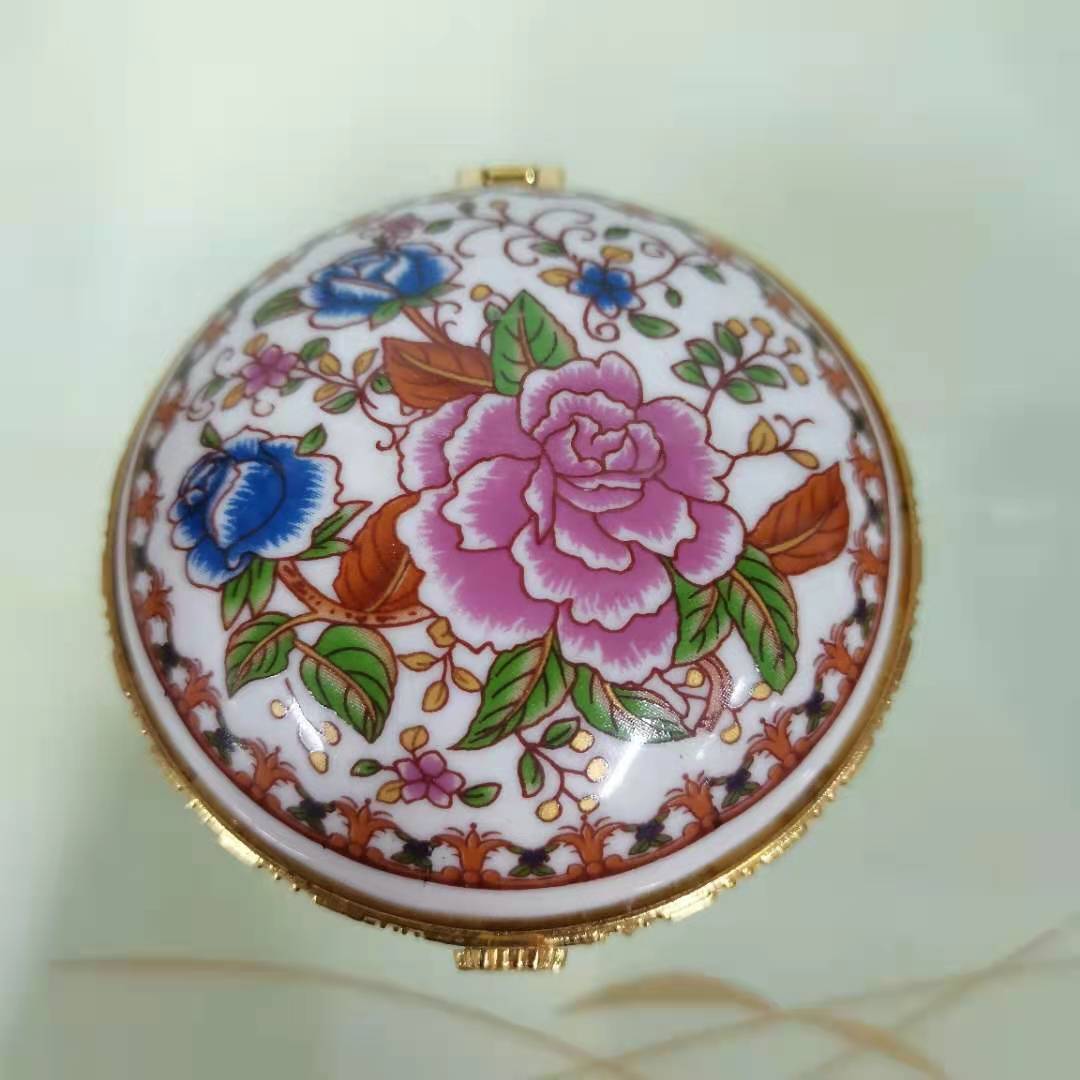 Schmuckdose Porzellan