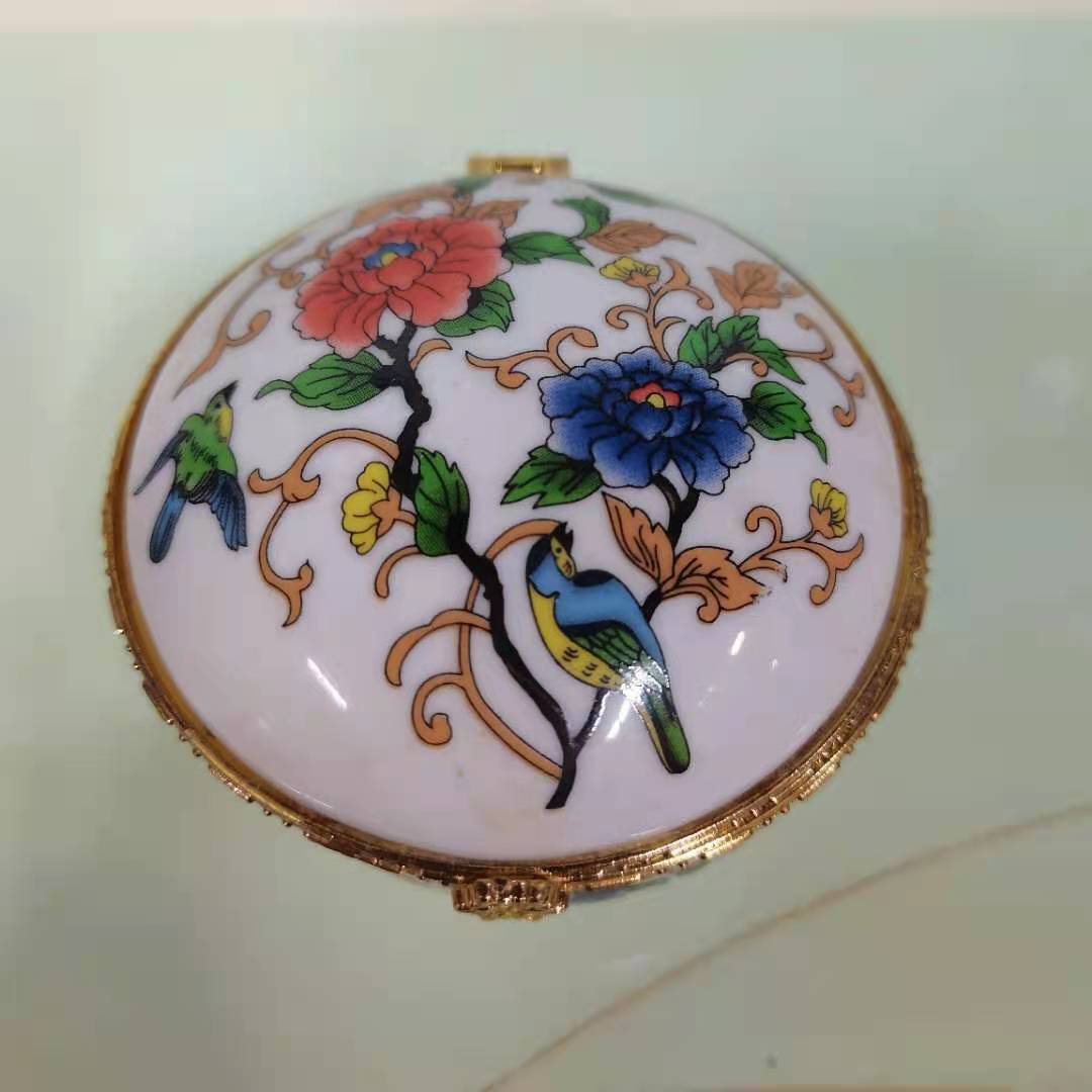 Schmuckdose Porzellan