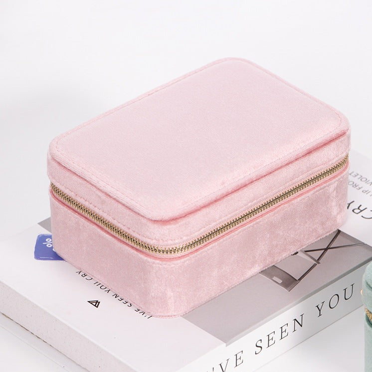 Kleine Samt-Schmuckkästchen