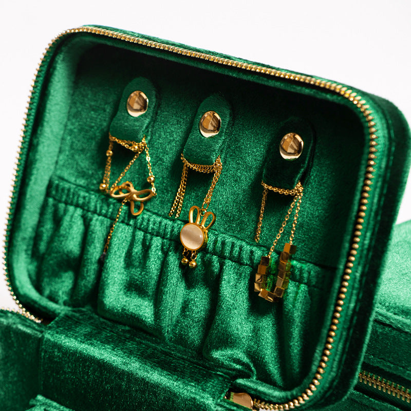 Kleine Samt-Schmuckkästchen