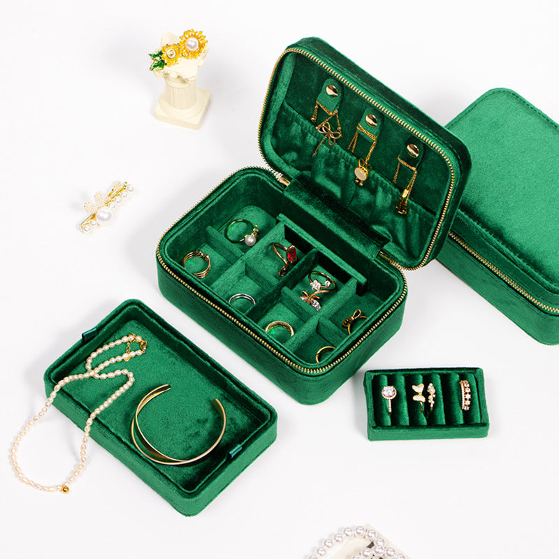 Kleine Samt-Schmuckkästchen