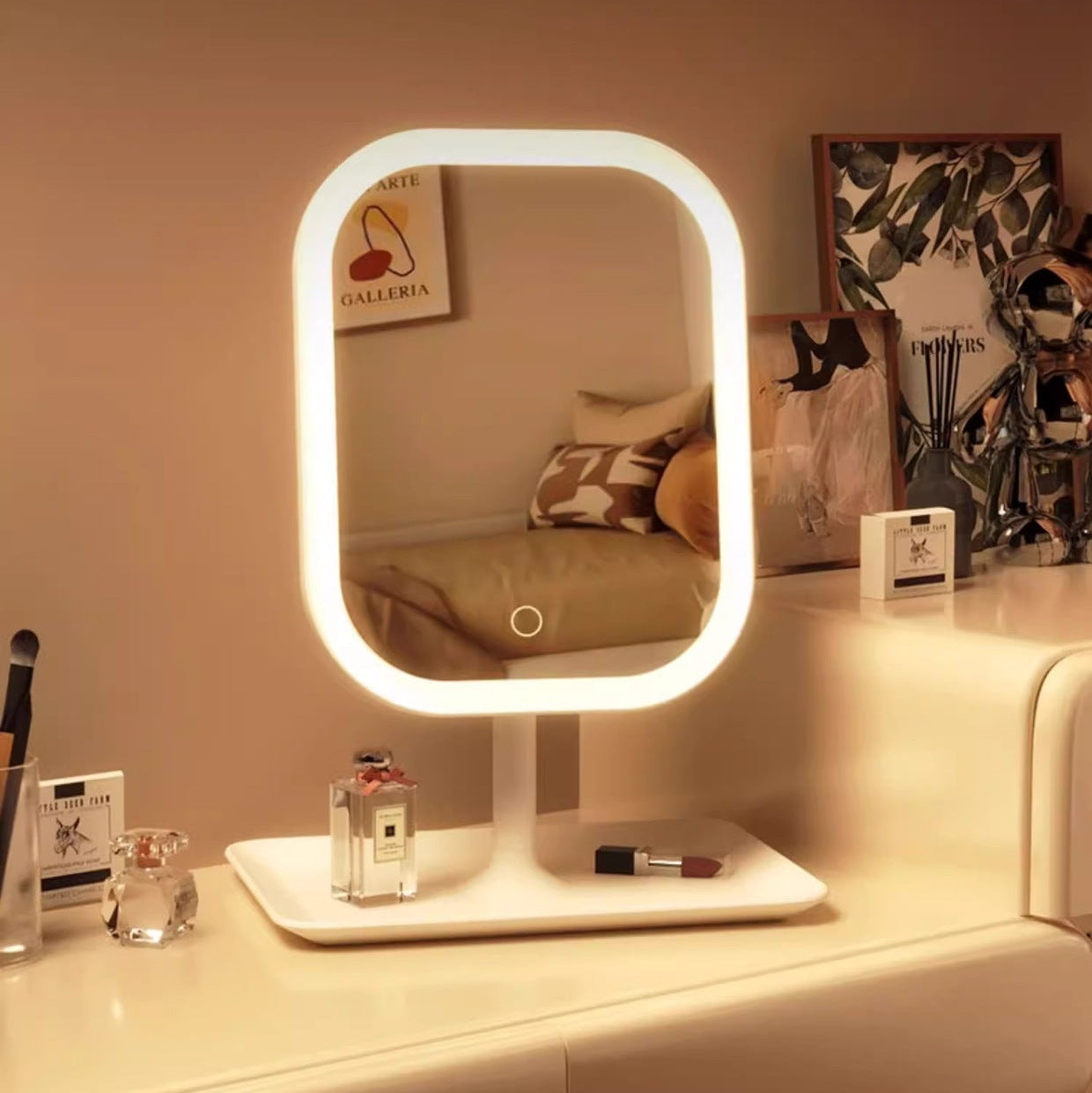 Kleiner Kosmetikspiegel mit LED-Beleuchtung