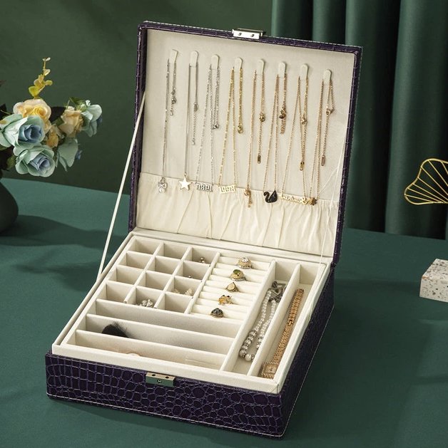 boite-a-bijoux-effet-croco-couleur-noire