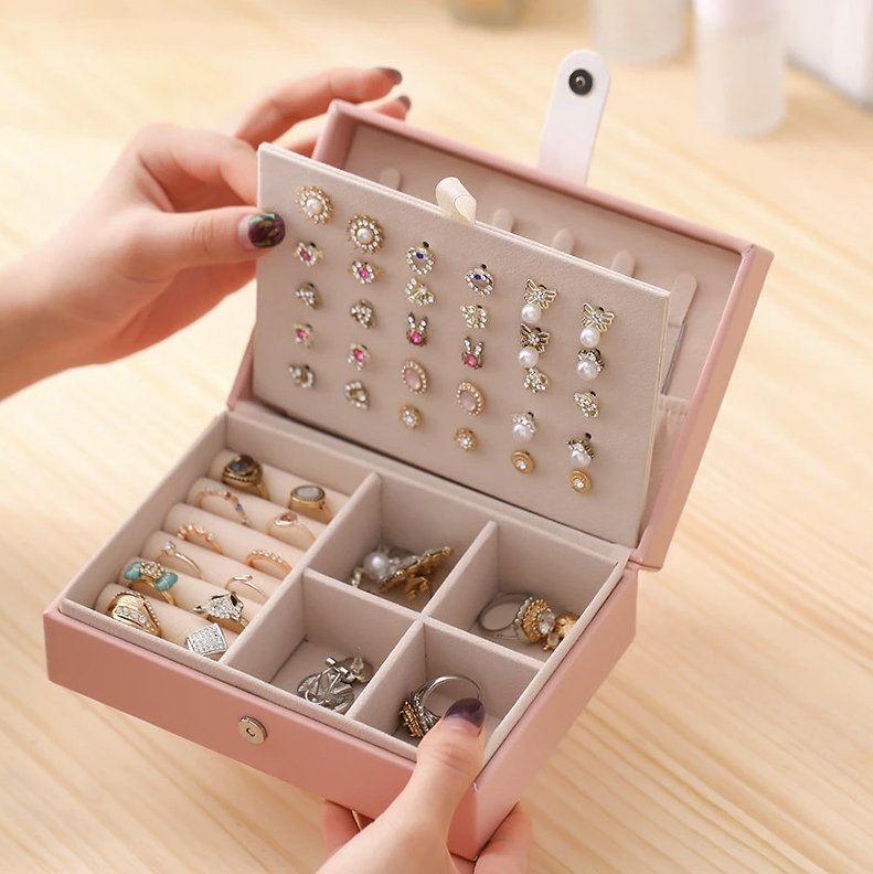 coffret-a-bijoux-en-cuir-ouvert