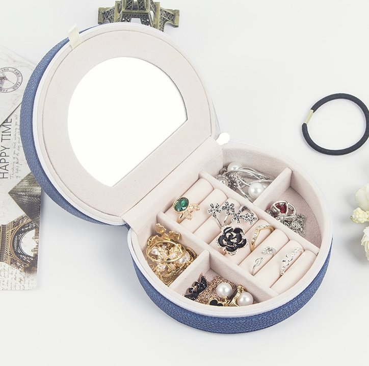 petit-coffret-a-bijoux-en-cuir-coloris-bleu-fonce